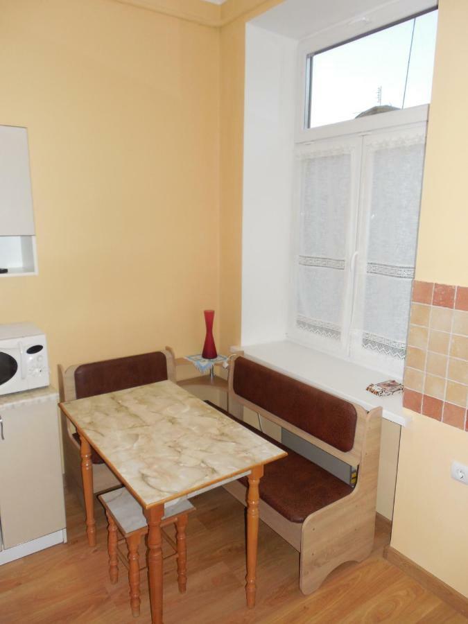 Apartment Orgelsaal Chernivtsi Exterior foto