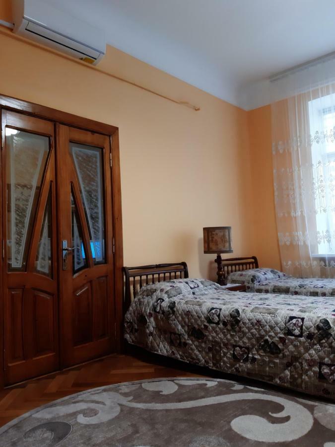 Apartment Orgelsaal Chernivtsi Exterior foto