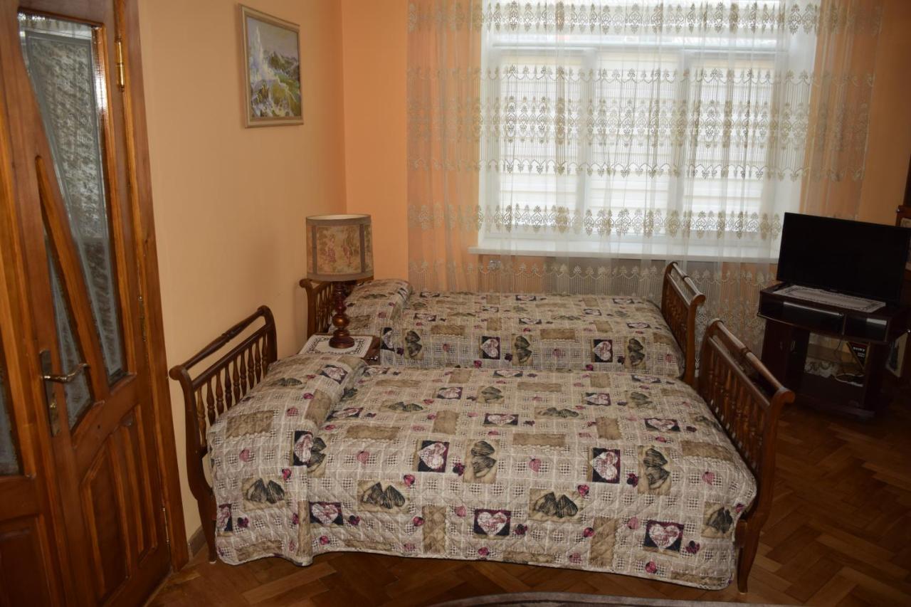 Apartment Orgelsaal Chernivtsi Exterior foto