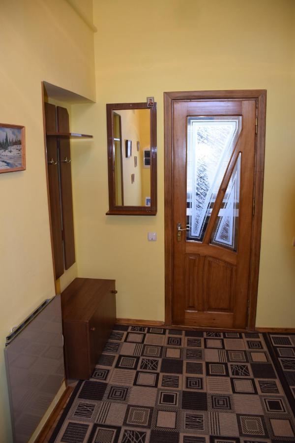 Apartment Orgelsaal Chernivtsi Exterior foto